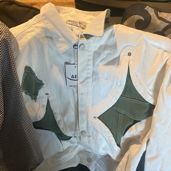 selling 3 vintage style jackets never worn all package and ready for whoever